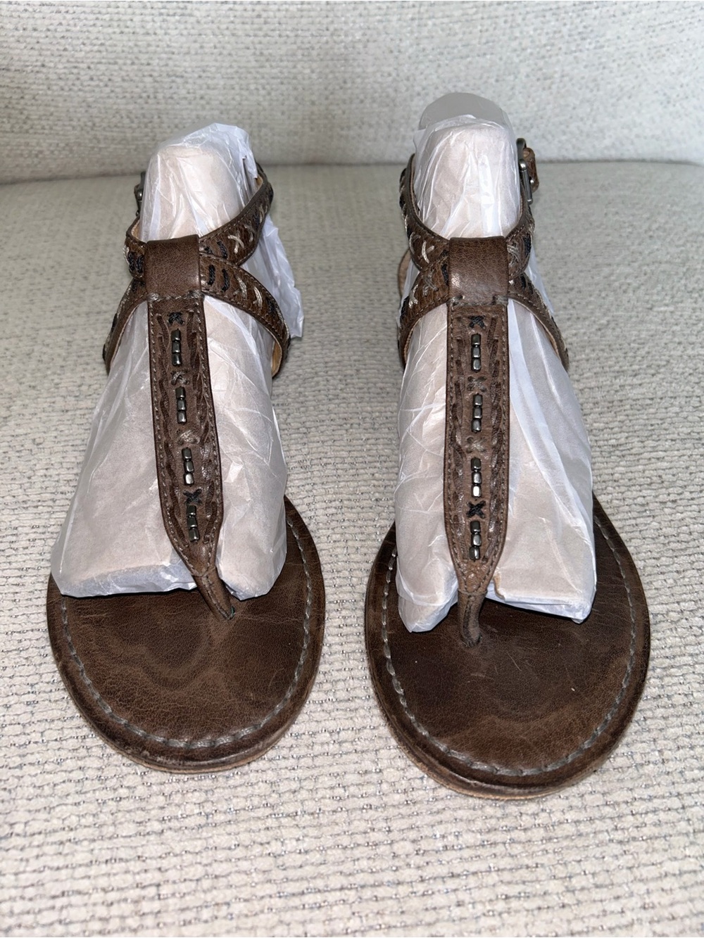 Sz 8.5 M Womens Frye Carson T-Strap Brown Leather Flat Sandals 3472189 Boho